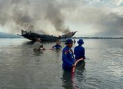 Polairud Polda NTB Bantu Tangani Kebakaran Kapal di Perairan Lombok Timur