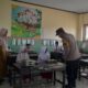 Polri Aktif Kawal Program Gizi Anak di SDN 1 dan 2 Dasan Tapen