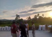 Sinergi Polsek Labuapi dan Bulog NTB Pastikan Kualitas Jagung Petani Gerung