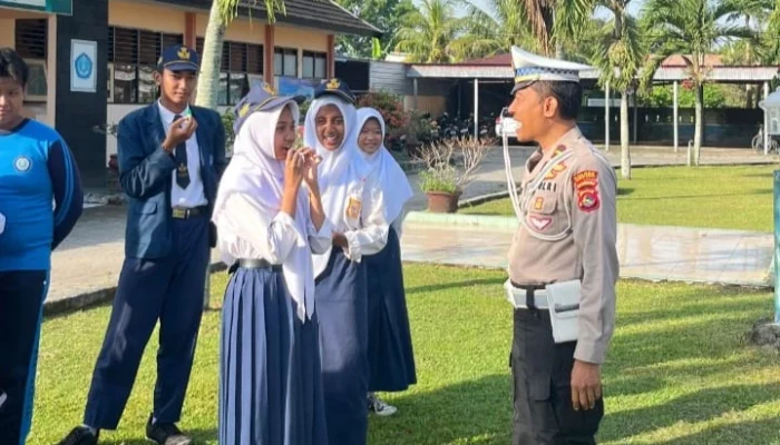 Polisi Tanamkan Kesadaran Tertib Lalu Lintas Sejak Dini di Lombok Barat
