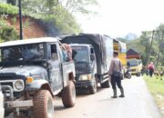 Kapolres Aceh Tengah Kawal dan Serahkan Langsung Bantuan dari Pemda dan Kapolri ke Wilayah Terisolir di Kecamatan Linge